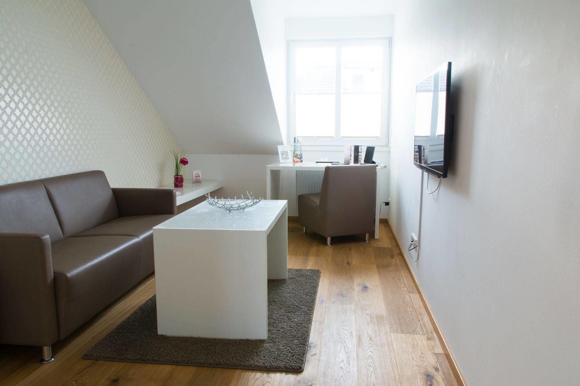 Helvetia Suites Düsseldorf Buitenkant foto