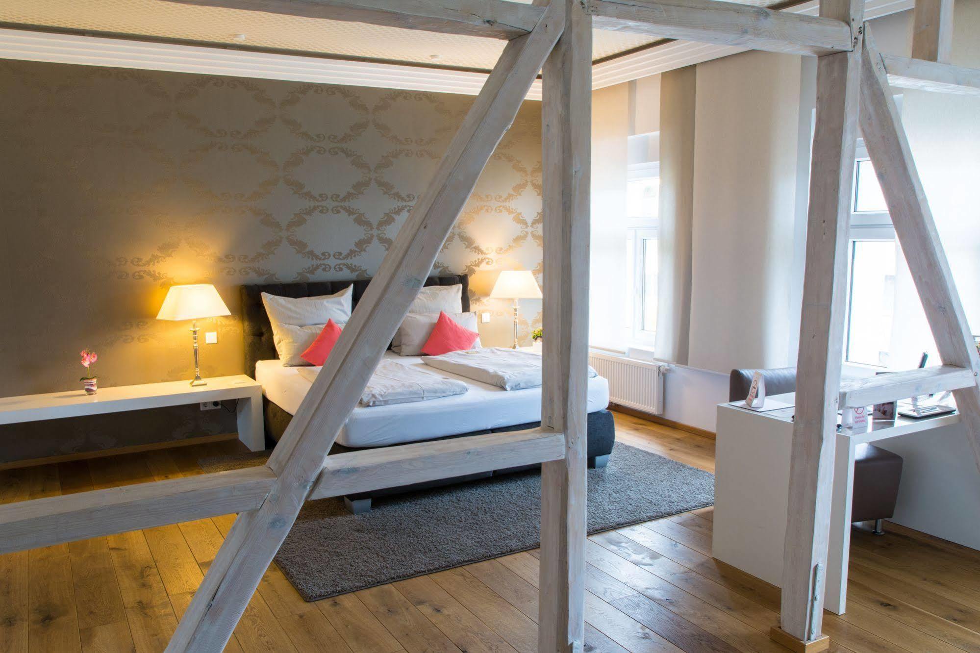Helvetia Suites Düsseldorf Buitenkant foto