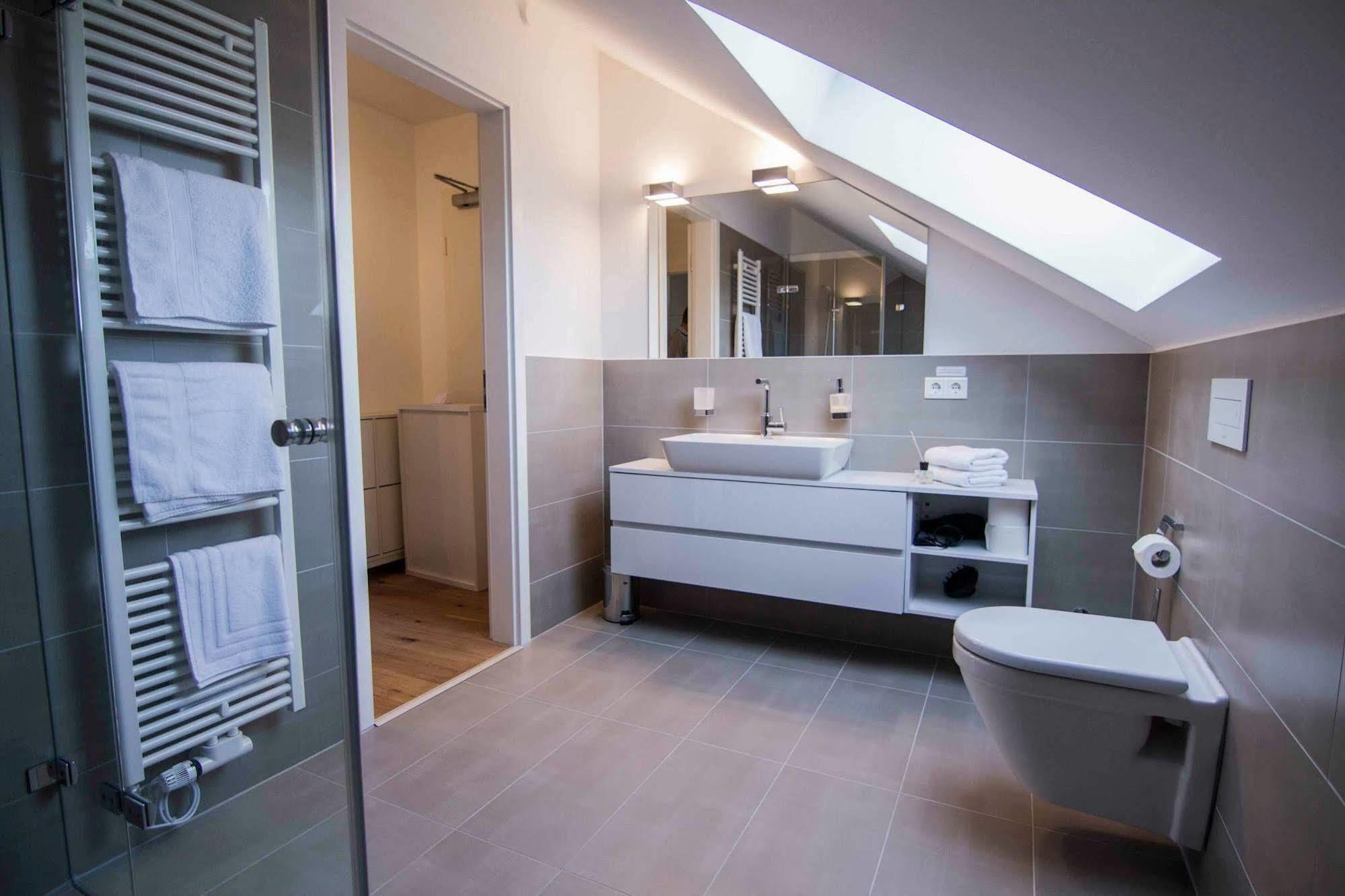 Helvetia Suites Düsseldorf Buitenkant foto